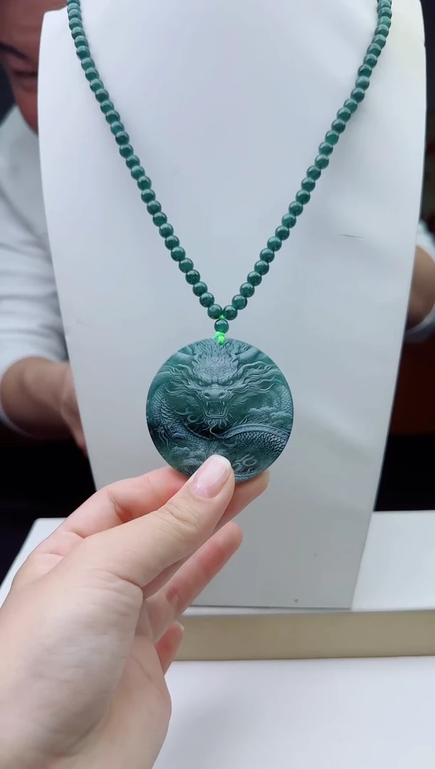 颈饰未镶嵌翡翠多样性发其一