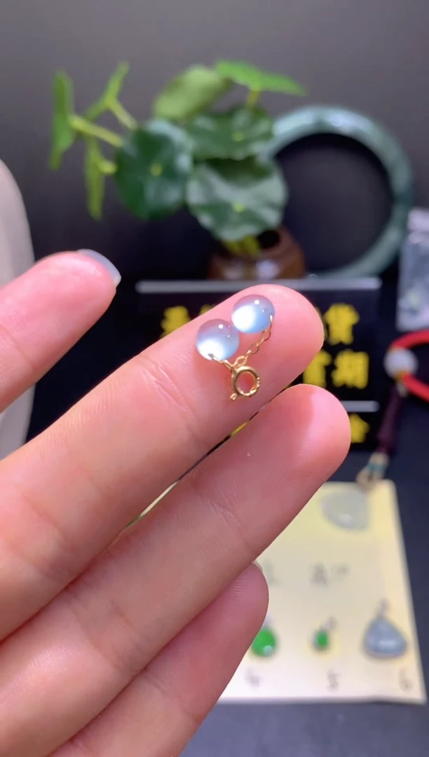 翡翠18K金镶嵌颈饰翡翠吊坠