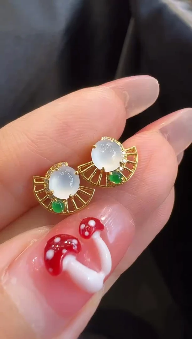 翡翠18K金镶嵌耳饰耳饰