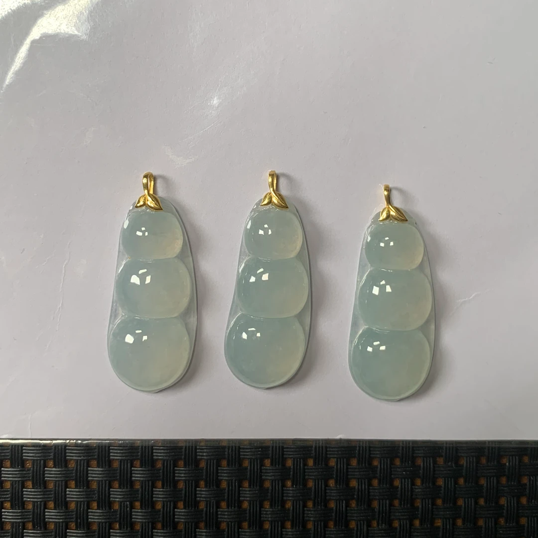 翡翠A货18K金镶嵌豆子多样性发货，发一件527