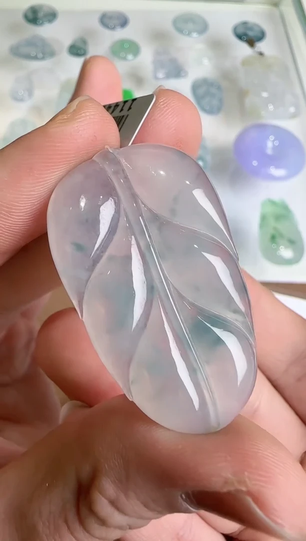 【闪购商品】翡翠吊坠(不含链)未镶嵌··