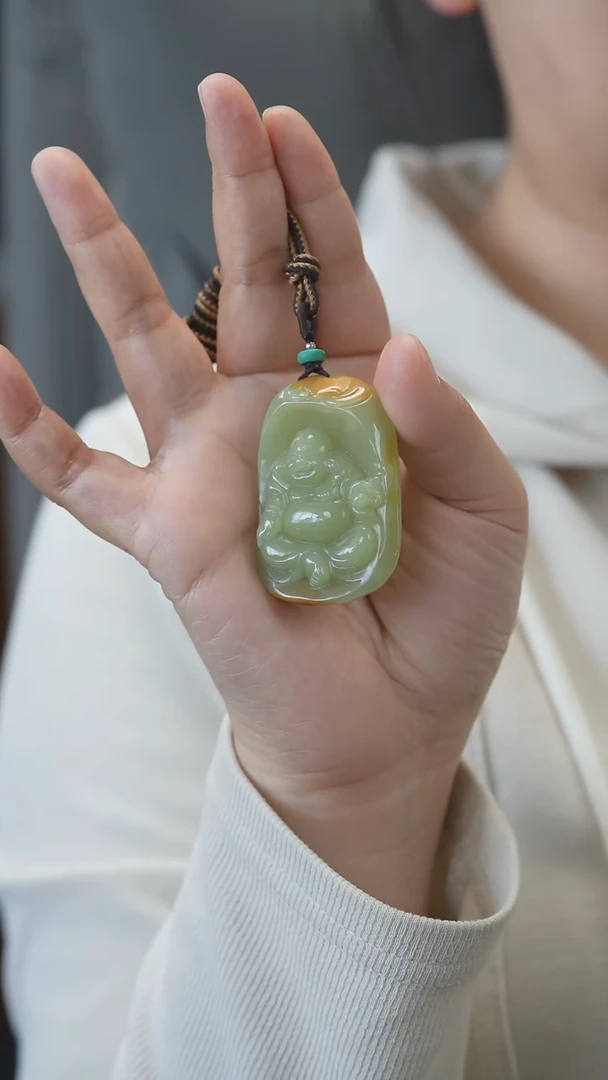 和田玉未镶嵌颈饰佛公