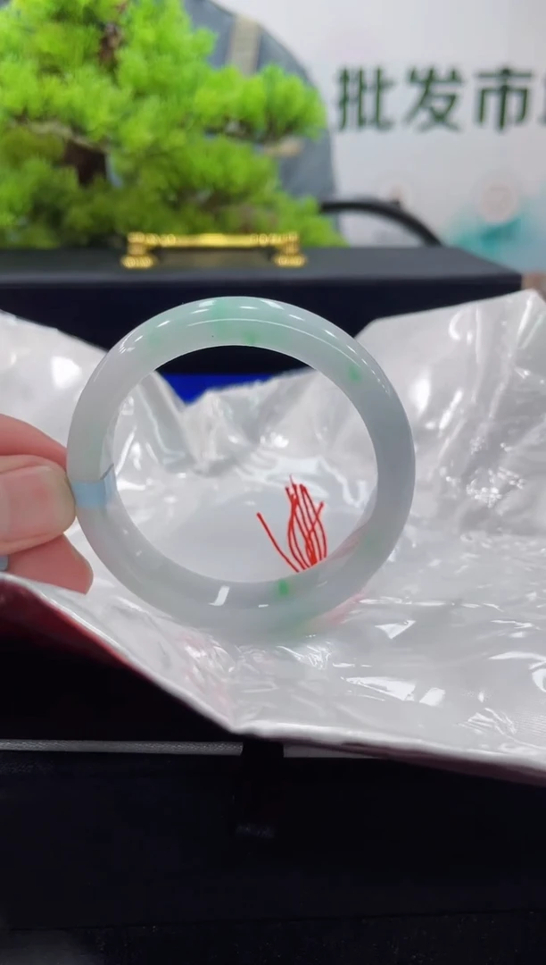 【闪购商品】翡翠手镯未镶嵌手镯
