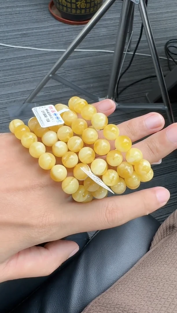 未镶嵌蜜蜡手串蜜蜡手串多样性发货发其一