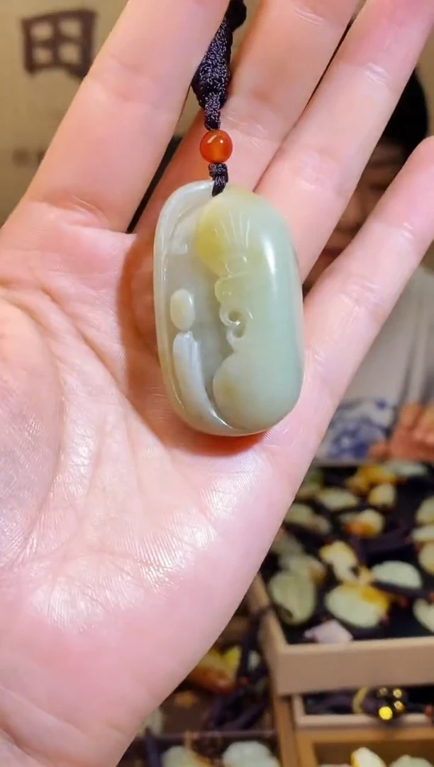 和田玉未镶嵌颈饰1