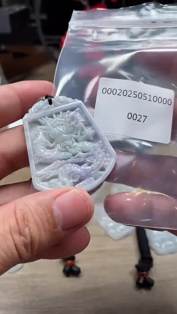 翡翠未镶嵌颈饰00020250510000