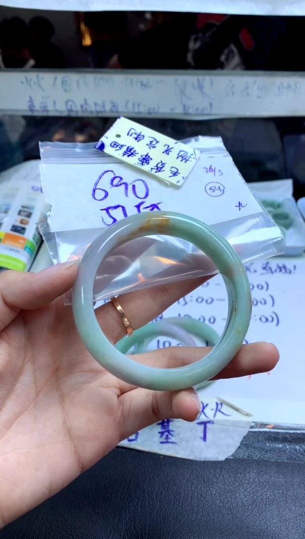 定制翡翠未镶嵌手镯毛货需精细抛光+樱骐