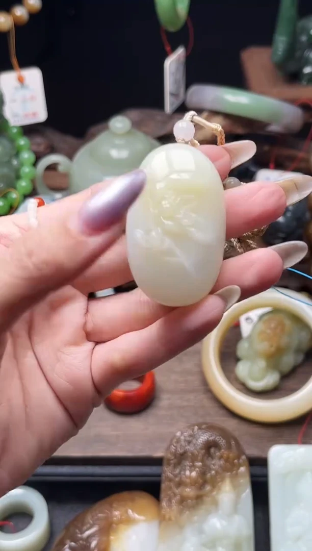 和田玉未镶嵌吊坠(不含链)且末迪克兰带糖 花开富贵9009660