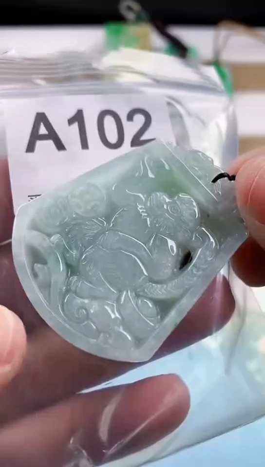 【闪购商品】翡翠挂件未镶嵌天然翡翠吊坠挂件