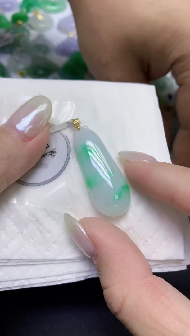 颈饰18K金镶嵌翡翠天然缅甸翡翠A货百元以上9元证书费自理