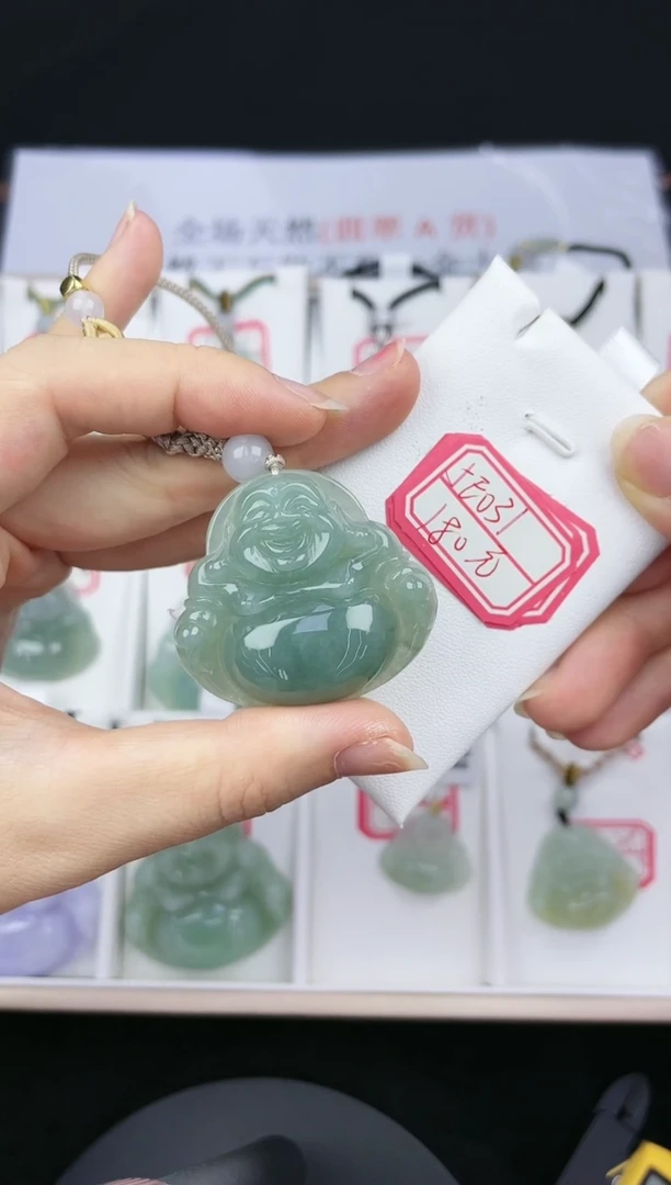 翡翠未镶嵌颈饰孤品5E031翡翠冰绿中佛+送同款绳子