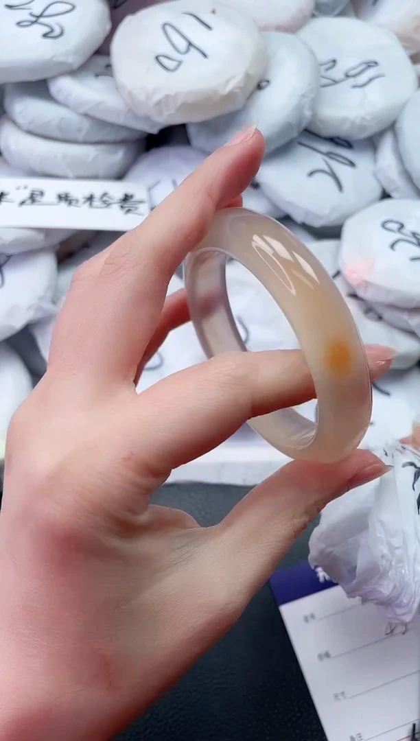 【闪购商品】石英质玉手镯未镶嵌X468