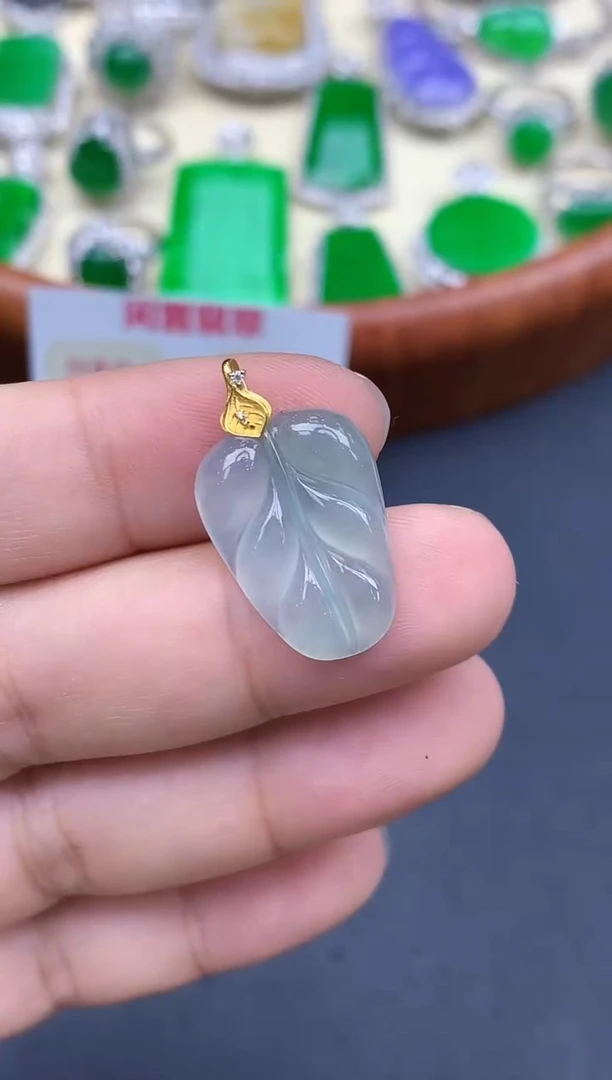 颈饰18K金镶嵌翡翠213-中国好珍宝