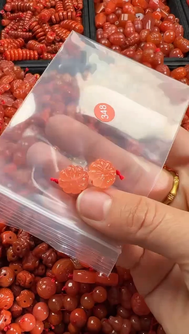 【闪购商品】南红玛瑙颈饰未镶嵌1