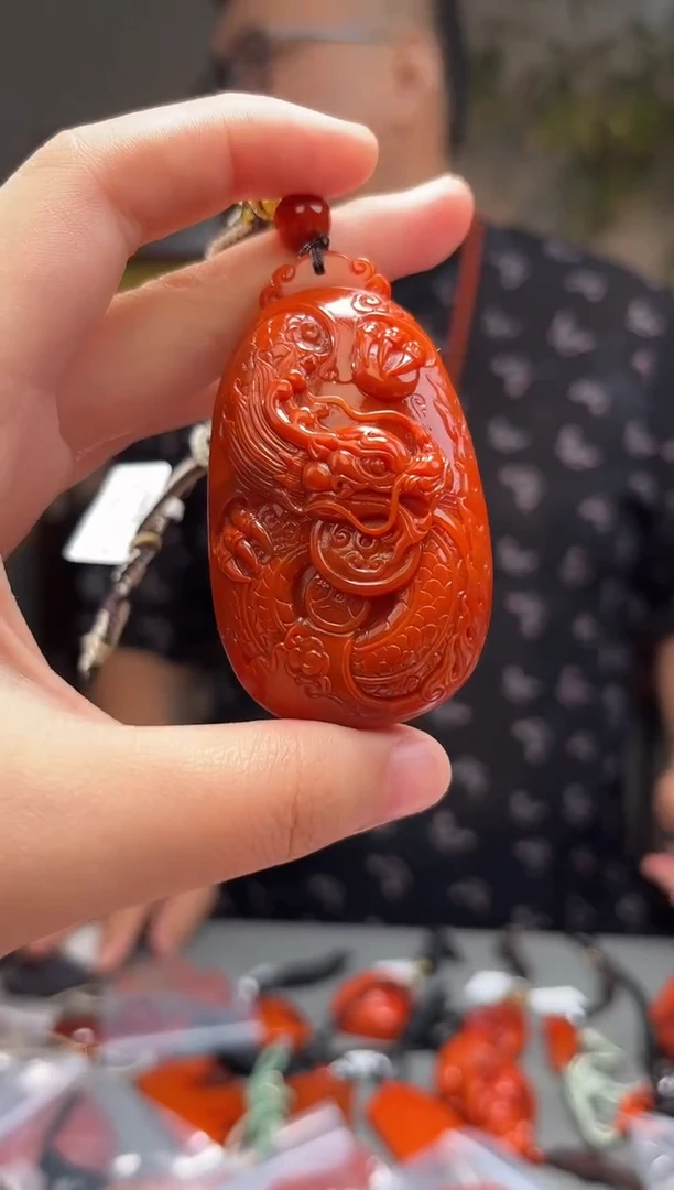 南红玛瑙未镶嵌颈饰吊坠