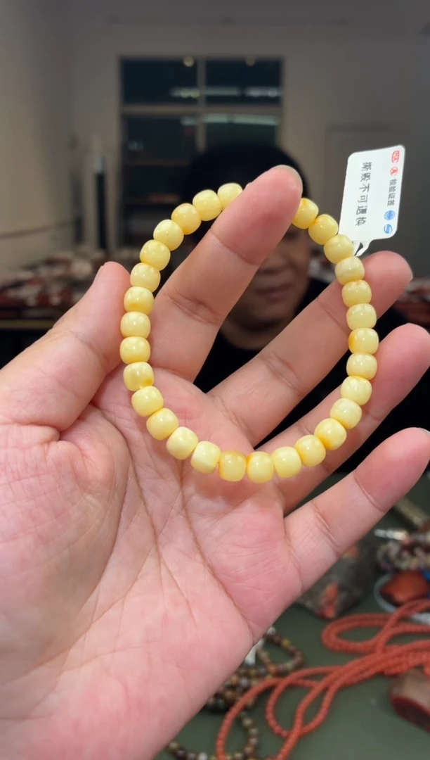 未镶嵌蜜蜡手串单圈手串一条约7mm多样性发货