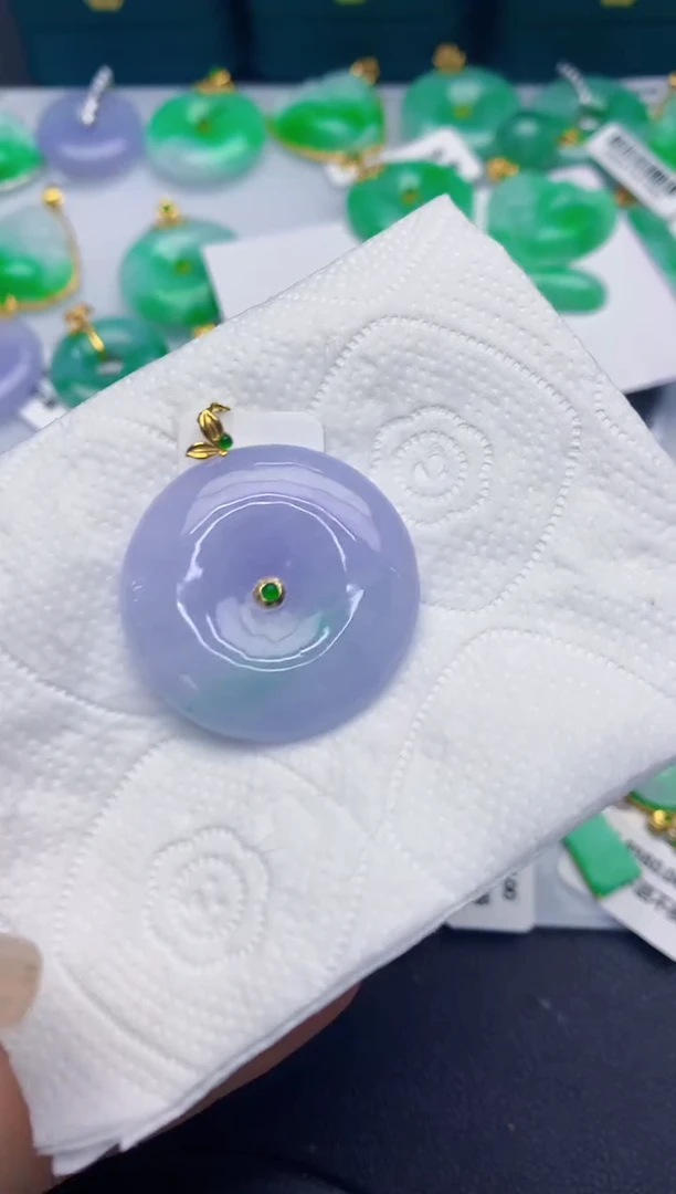 颈饰18K金镶嵌翡翠缅甸天然翡翠A货