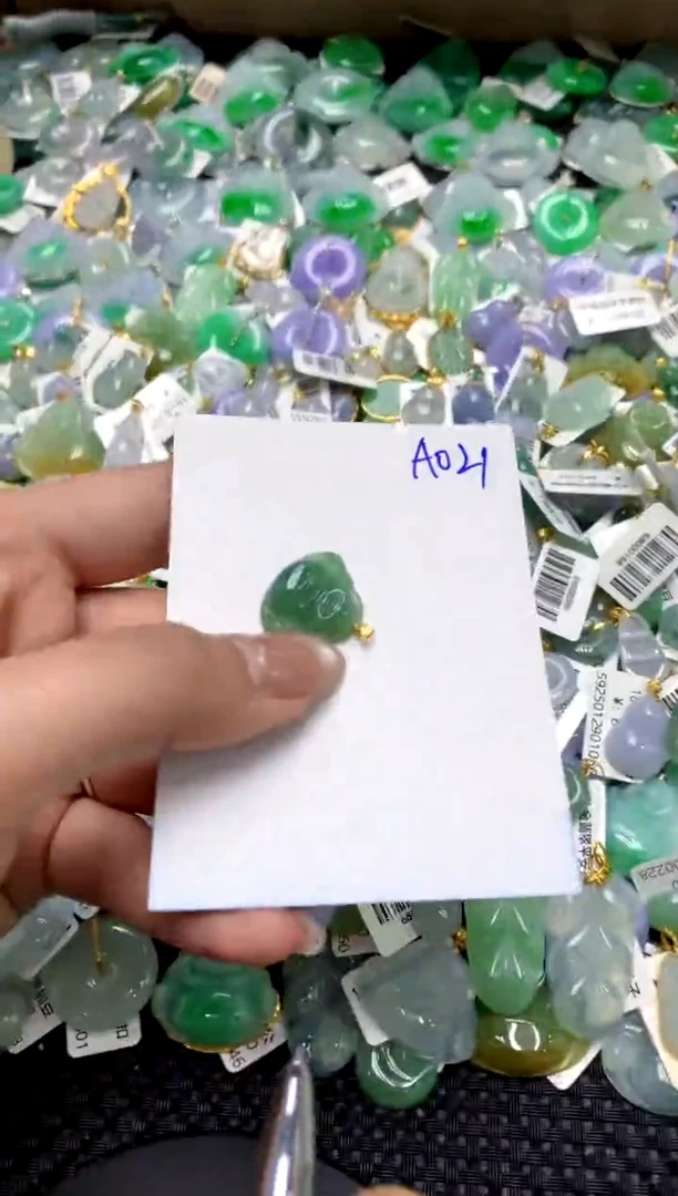 【闪购商品】翡翠颈饰18K金镶嵌1111111111111111