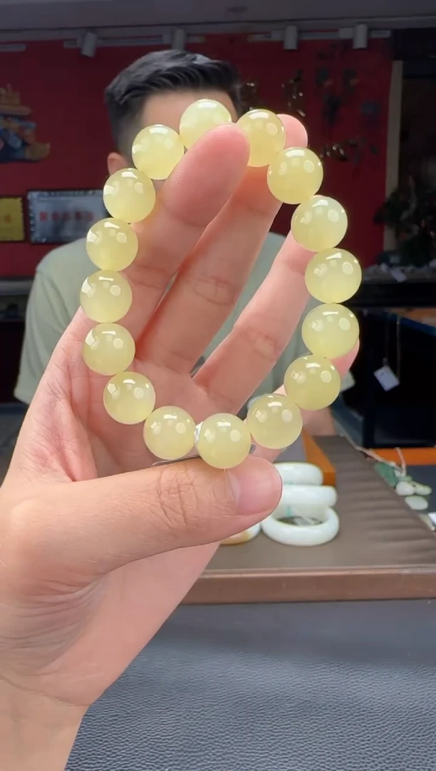 手串未镶嵌和田玉黄口猫单圈手串