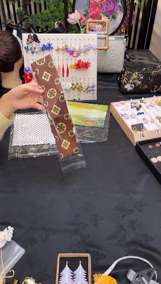 织绣承**诺非遗苏绣手工饰品