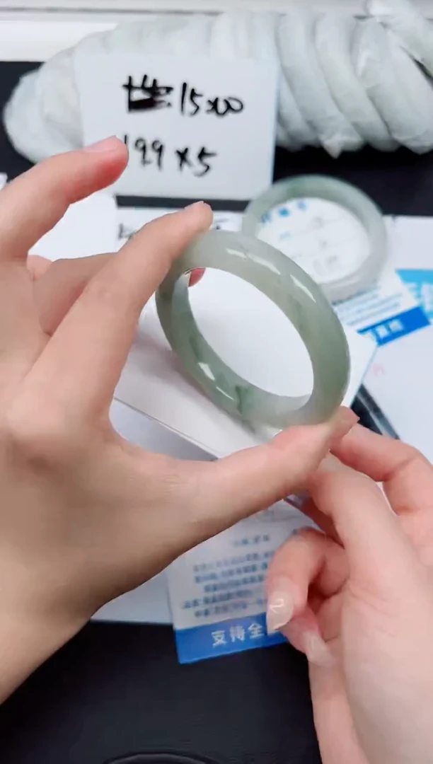 【闪购商品】石英质玉手镯未镶嵌G275-54