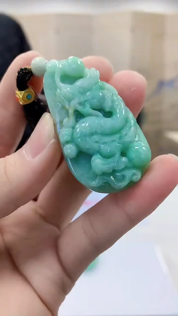 【闪购商品】定制翡翠未镶嵌4688bb-毛货挂件86
