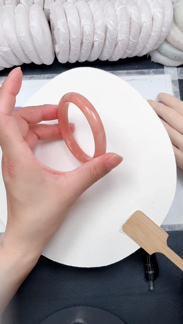 未镶嵌手镯石英质玉70-58