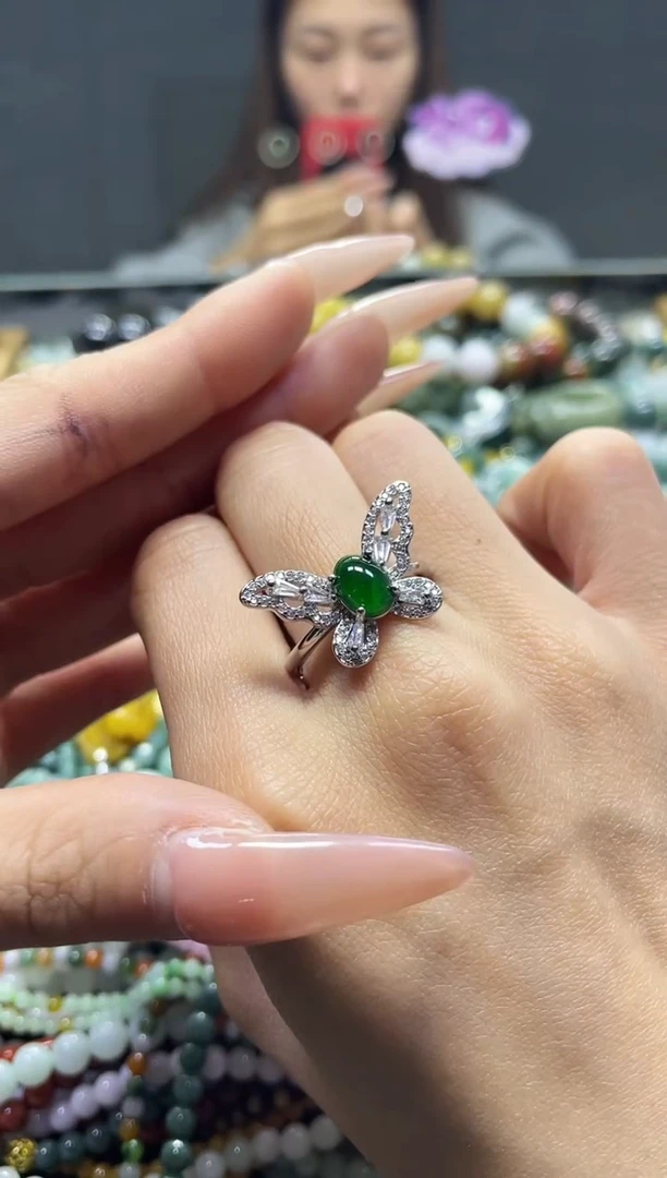 颈饰未镶嵌翡翠/V/翡翠A货，一件也是批发价