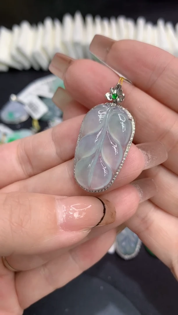 吊坠(不含链)18K金镶嵌翡翠111