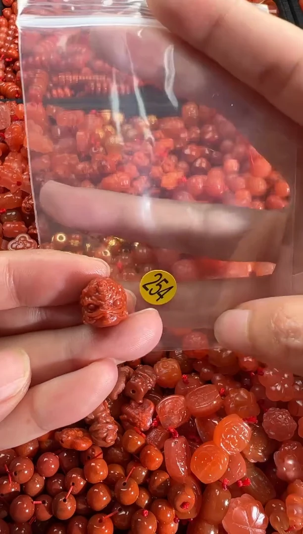 【闪购商品】南红玛瑙颈饰未镶嵌1