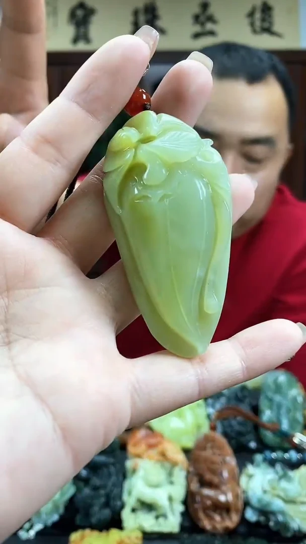 【闪购商品】蛇纹石玉吊坠未镶嵌·