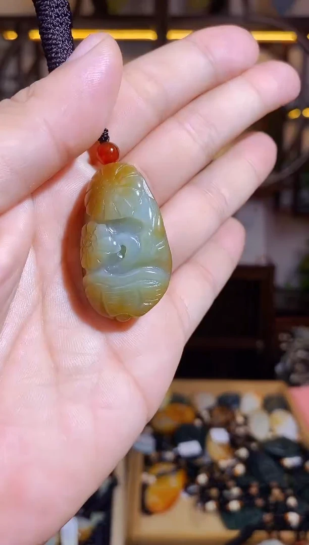 和田玉未镶嵌颈饰1