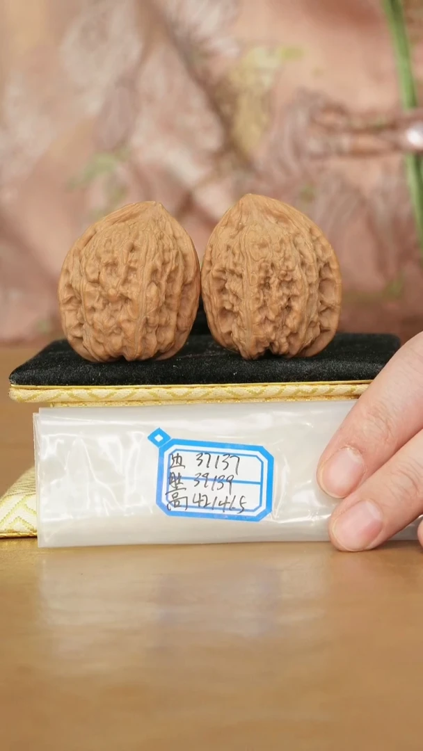 把件文玩核桃赤龙鸡心