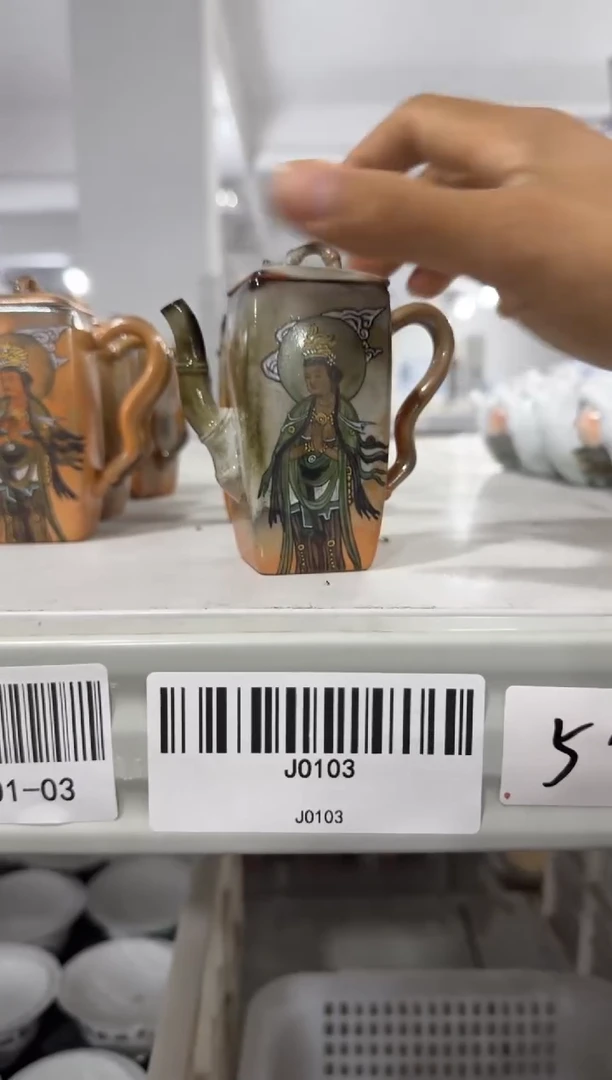 以笔为心，以瓷为纸。