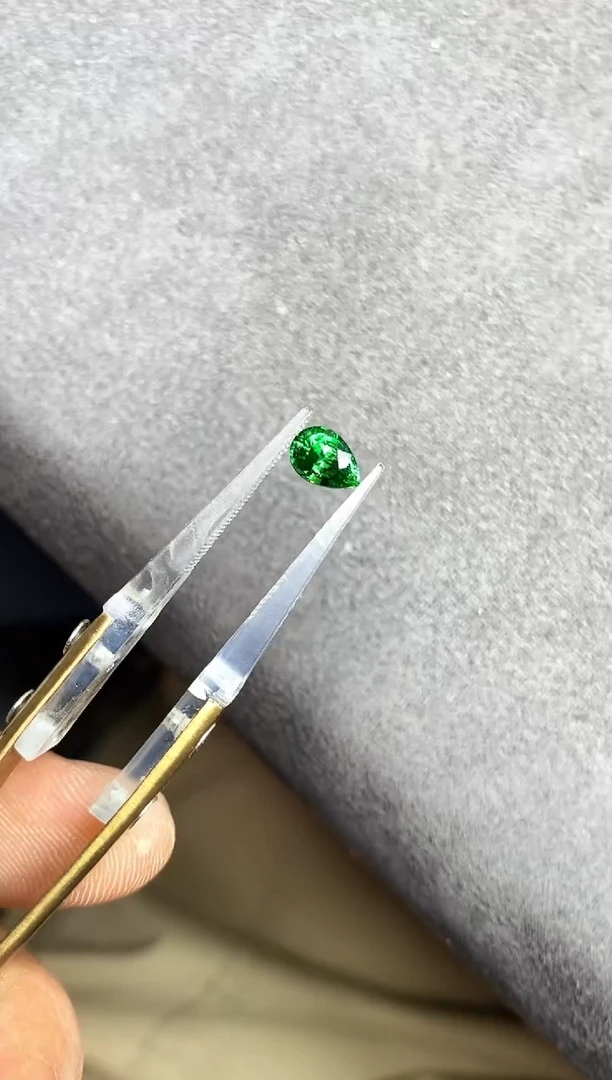 未镶嵌裸石石榴石（沙弗莱）1.03ct