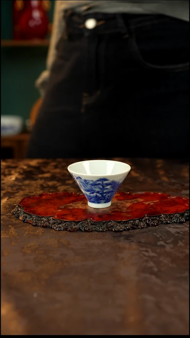 青花手绘山水主人杯