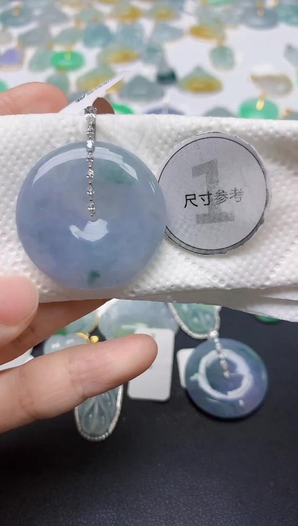 翡翠18K金镶嵌颈饰天然缅甸A货翡翠