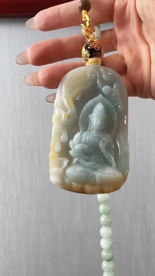 翡翠未镶嵌颈饰观音