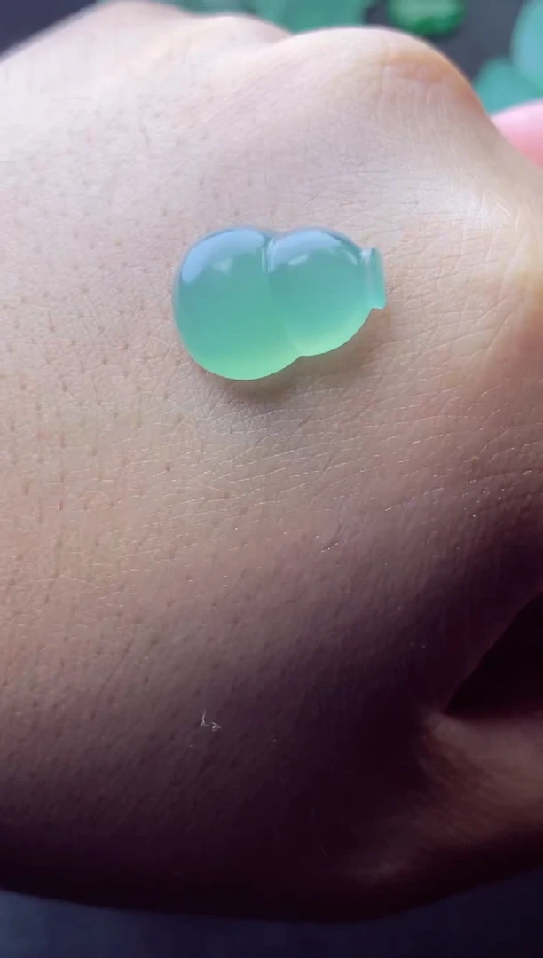 未镶嵌定制翡翠桎*桎梏