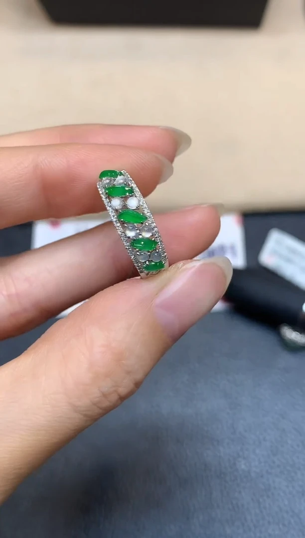 18K金镶嵌戒指翡翠3【无鉴赏期】