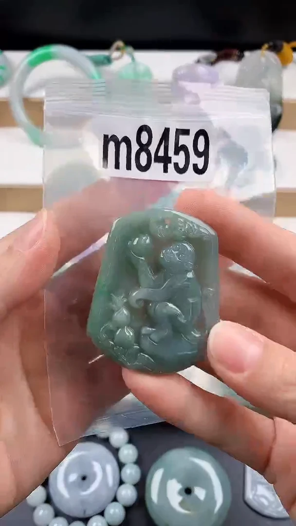 颈饰未镶嵌翡翠天然翡翠吊坠挂件