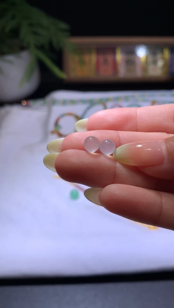 【闪购商品】定制翡翠未镶嵌6卡珠子1300+130