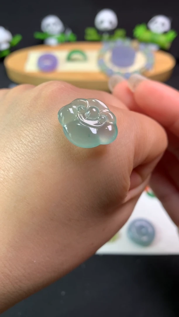 未镶嵌定制翡翠尺寸14.9*18.5*3.8