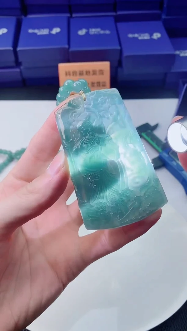 翡翠未镶嵌颈饰1111111111