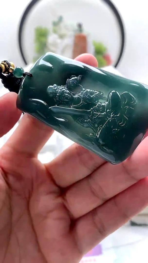 颈饰未镶嵌翡翠虚空藏