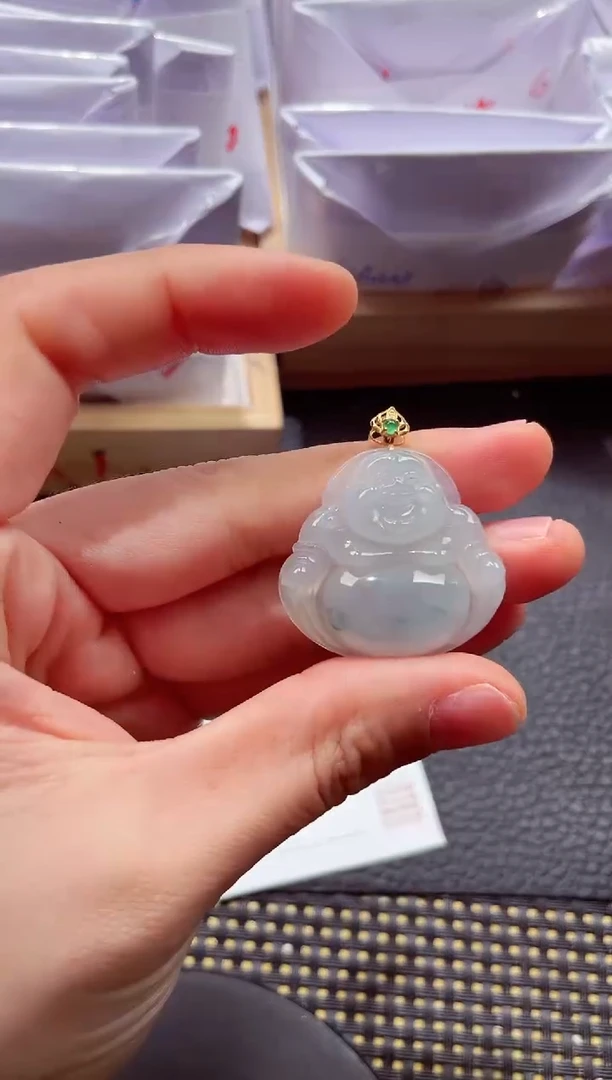 颈饰18K金镶嵌翡翠 000111