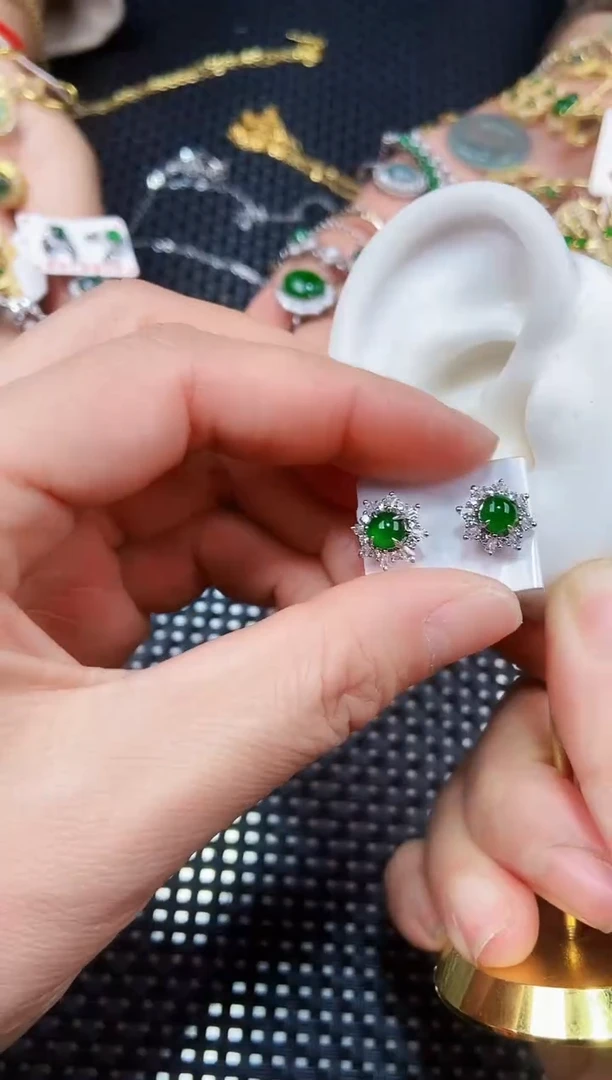 【闪购商品】翡翠耳饰未镶嵌111111111