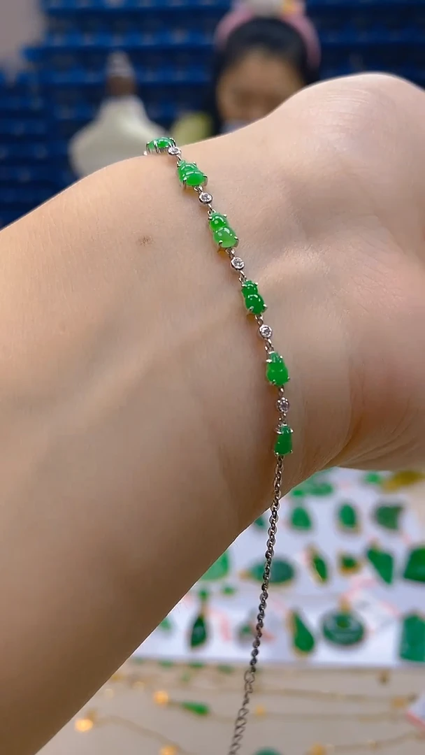 颈饰18K金镶嵌翡翠新号开播 全场乱卖