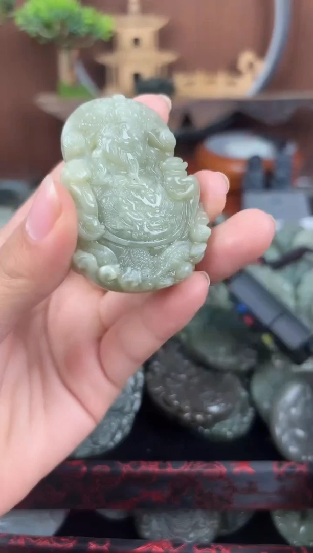 和田玉未镶嵌颈饰1