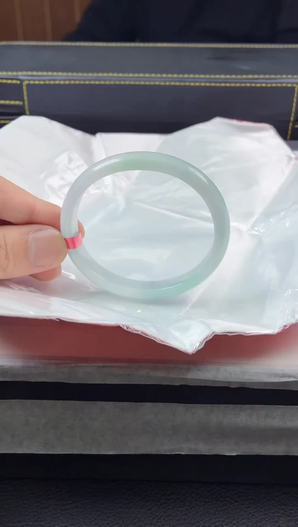 翡翠手镯未镶嵌纯天然A货翡翠手镯